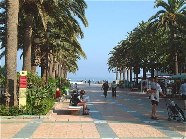 Apartamento Nerja 1ª linea de Playa de Burriana , terraza grande al mar Exterior foto