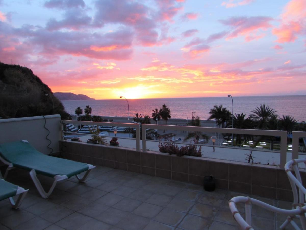 Apartamento Nerja 1ª linea de Playa de Burriana , terraza grande al mar Exterior foto